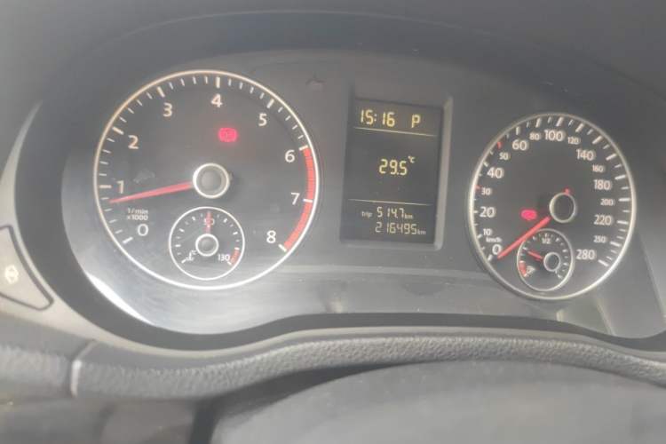 Used Volkswagen Passat 2011 1.8TSI Automatic Prestige Edition Odometer Close Up