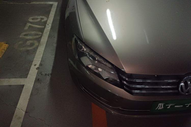 Used Volkswagen Passat 2011 1.8TSI Automatic Prestige Edition Right Front Headlight