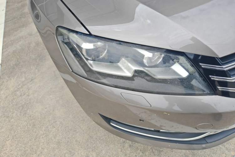 Used Volkswagen Passat 2011 1.8TSI DSG Prestige Edition Right Front Headlight