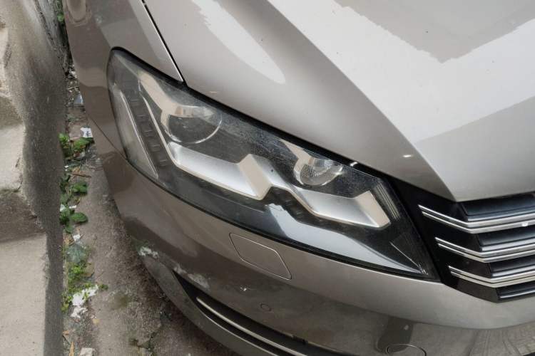 Used Volkswagen Passat 2011 2.0 TSI DSG Ultimate Edition Right Front Headlight