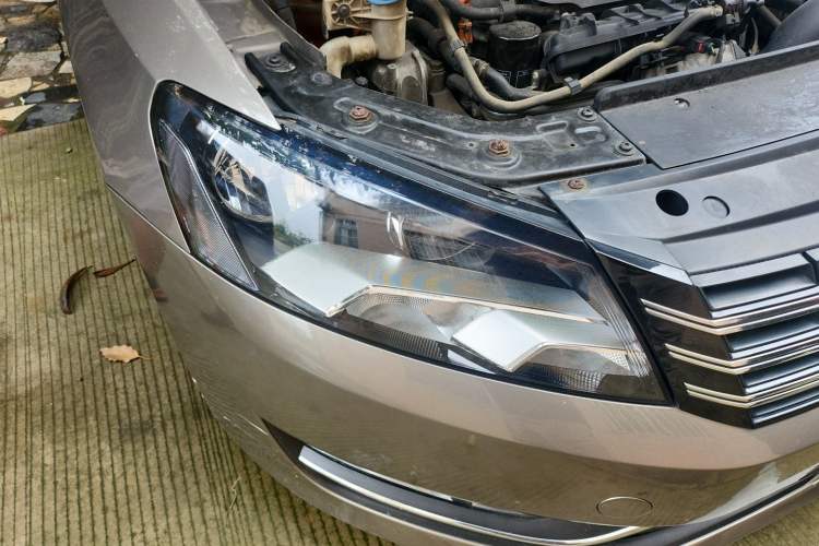 Used Volkswagen Passat 2011 1.8 TSI DSG Prestige Edition Right Front Headlight