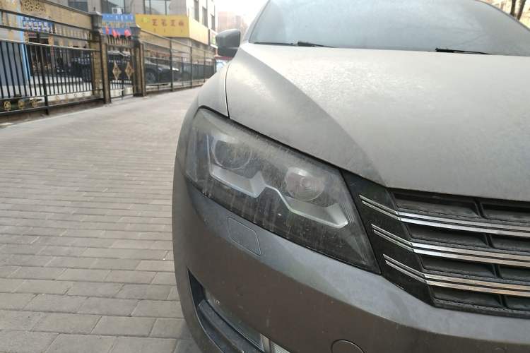 Used Volkswagen Passat 2011 1.8TSI DSG Prestige Edition Right Front Headlight