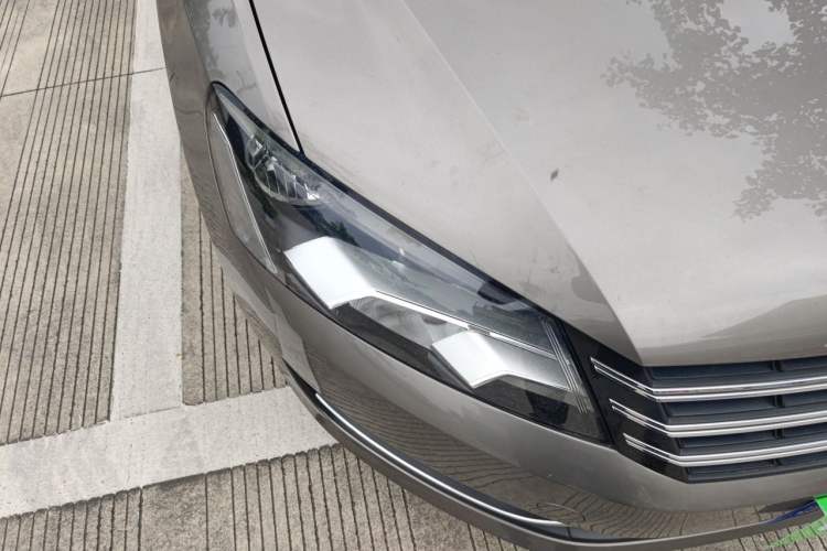Used Volkswagen Passat 2011 1.8 TSI DSG Prestige Edition Right Front Headlight