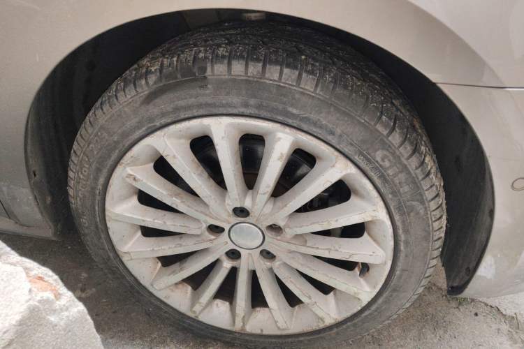 Used Volkswagen Passat 2011 2.0 TSI DSG Ultimate Edition Right Front Wheel Hub