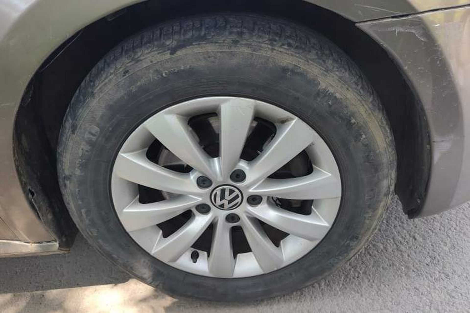 Used Volkswagen Passat 2011 1.8 TSI DSG Prestige Edition Right Front Wheel Hub