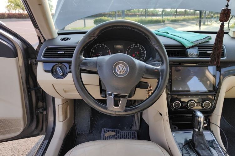 Used Volkswagen Passat 2011 1.8 TSI DSG Prestige Edition Steering Wheel