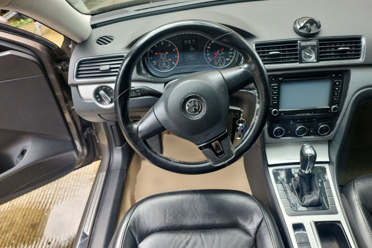 Used Volkswagen Passat 2011 1.8 TSI DSG Prestige Edition Steering Wheel