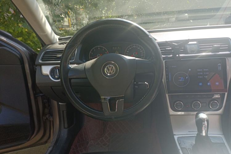 Used Volkswagen Passat 2011 1.8 TSI DSG Prestige Edition Steering Wheel