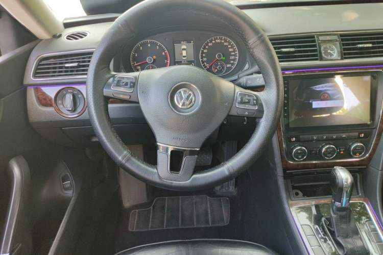 Used Volkswagen Passat 2011 1.8TSI DSG Prestige Edition Steering Wheel
