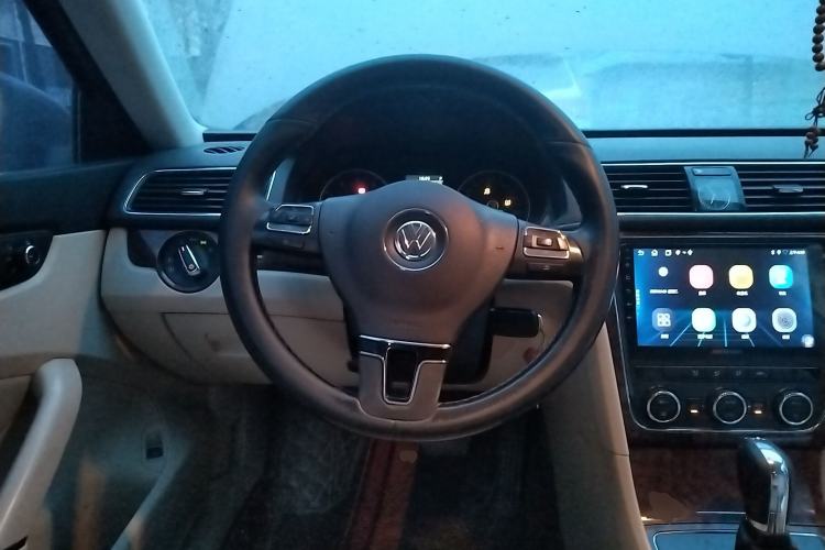 Used Volkswagen Passat 2011 1.8TSI DSG Prestige Edition Steering Wheel