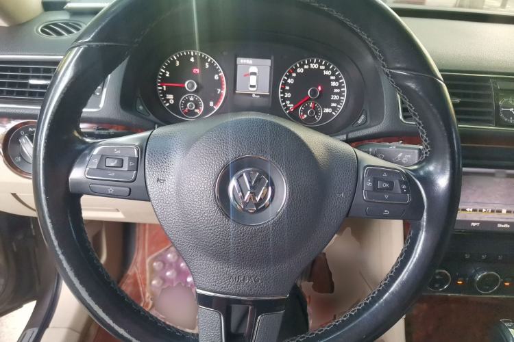 Used Volkswagen Passat 2011 1.8TSI DSG Prestige Edition Steering Wheel