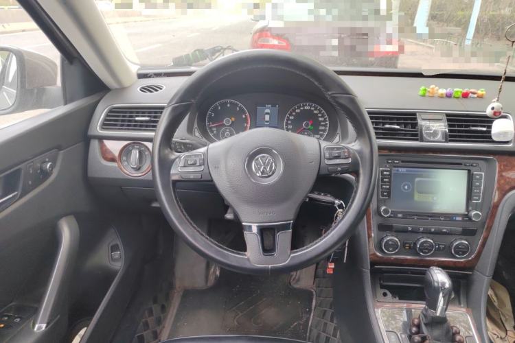 Used Volkswagen Passat 2011 1.8TSI DSG Prestige Edition Steering Wheel