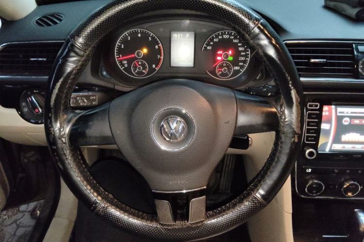 Used Volkswagen Passat 2011 1.8TSI Automatic Prestige Edition Steering Wheel