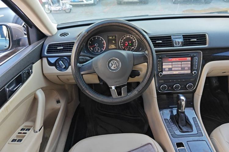 Used Volkswagen Passat 2011 1.8TSI Automatic Prestige Edition Steering Wheel