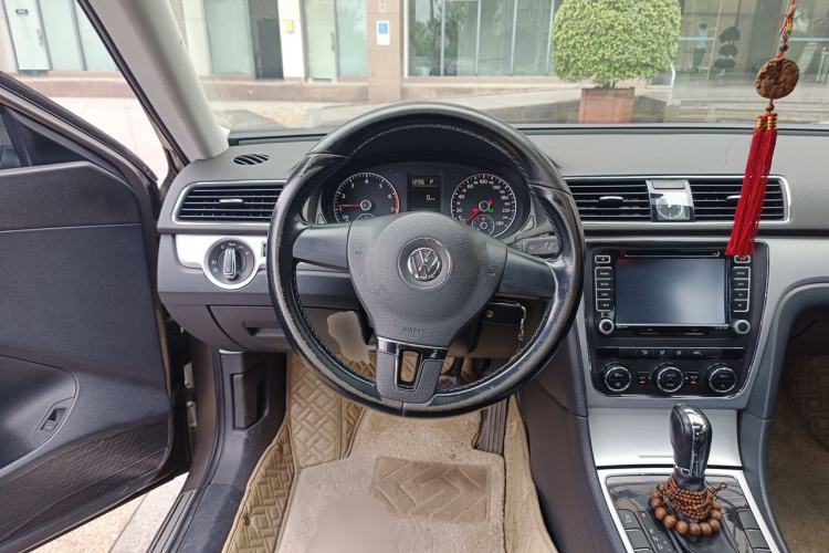 Used Volkswagen Passat 2011 1.8TSI Automatic Prestige Edition Steering Wheel