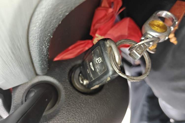 Used Volkswagen Passat 2011 1.8TSI Automatic Prestige Edition Vehicle Key