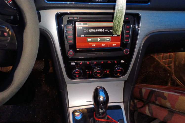 Used Volkswagen Passat 2011 3.0L V6 DSG Flagship Edition Audio And AC Panel