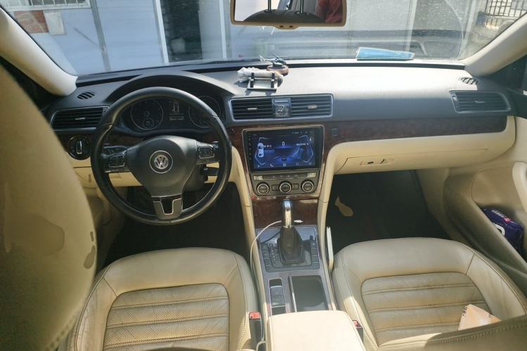 Used Volkswagen Passat 2011 1.8TSI DSG Prestige Edition Center Console