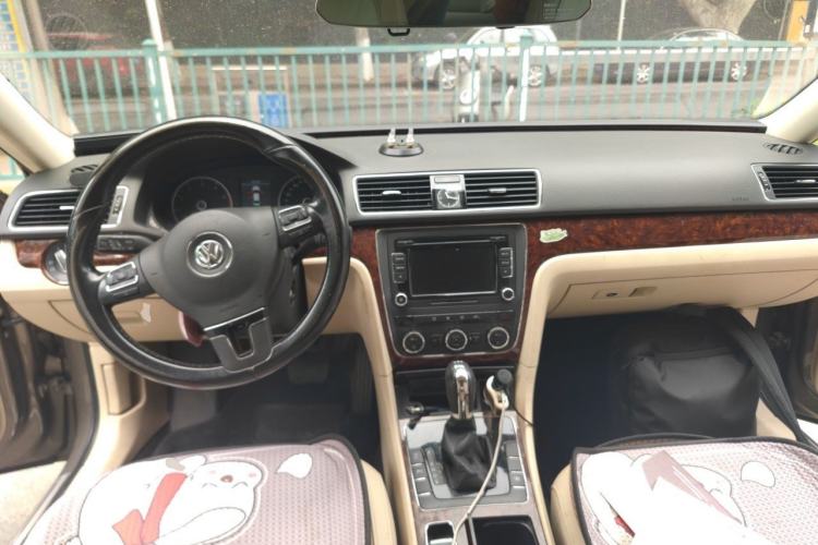 Used Volkswagen Passat 2011 1.8TSI DSG Prestige Edition Center Console