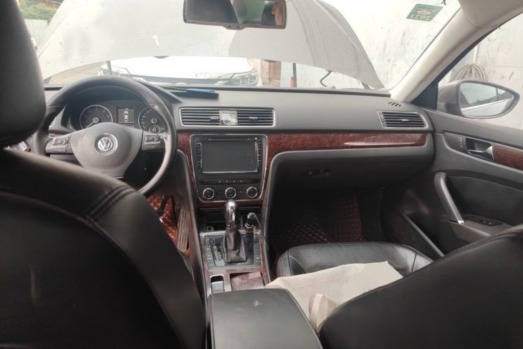 Used Volkswagen Passat 2011 1.8 TSI DSG Prestige Edition Center Console