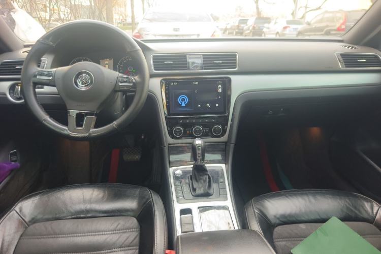 Used Volkswagen Passat 2011 2.0 TSI DSG Ultimate Edition Center Console