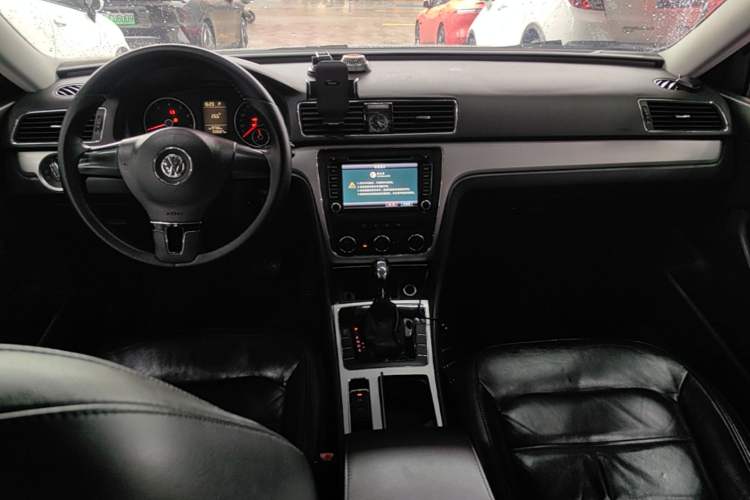 Used Volkswagen Passat 2011 1.8 TSI DSG Prestige Edition Center Console