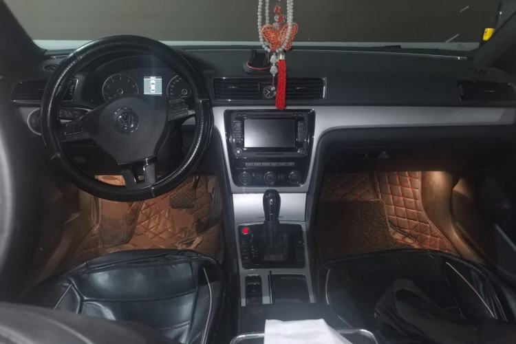 Used Volkswagen Passat 2011 2.0 TSI DSG Ultimate Edition Center Console