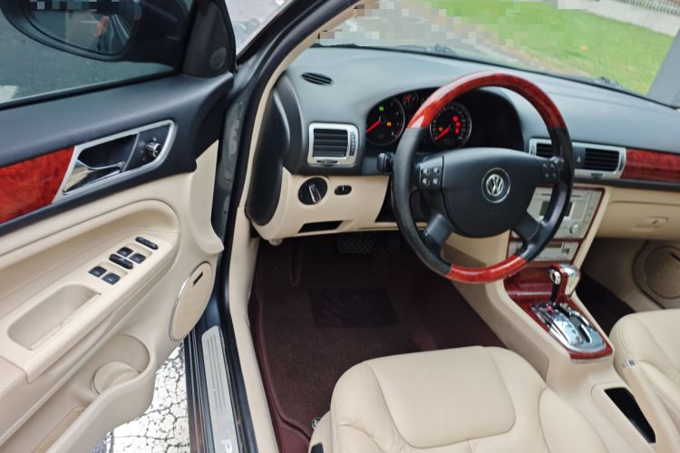 Used Volkswagen Passat 2011 1.8T Automatic Luxury Model Driver Seat