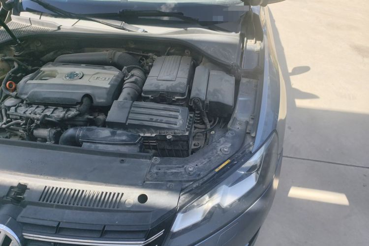 Used Volkswagen Passat 2011 1.8TSI DSG Prestige Edition Engine Bay Left