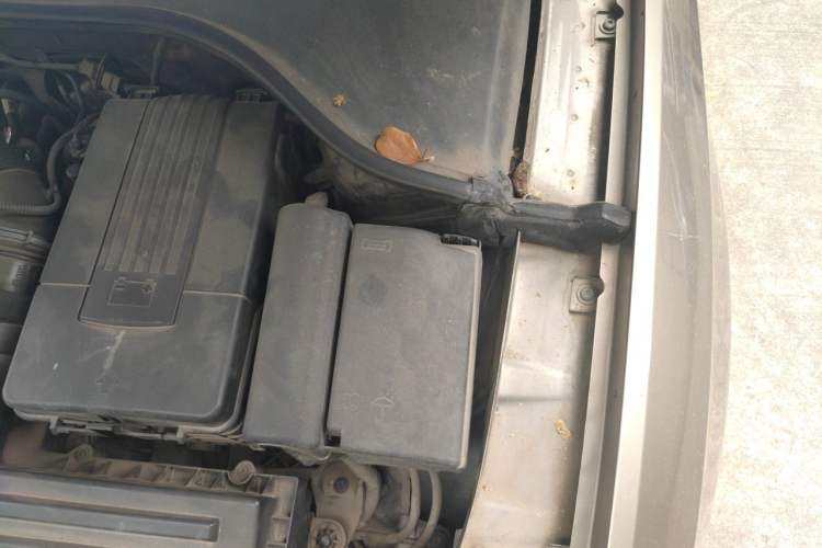 Used Volkswagen Passat 2011 1.8TSI DSG Prestige Edition Engine Bay Left