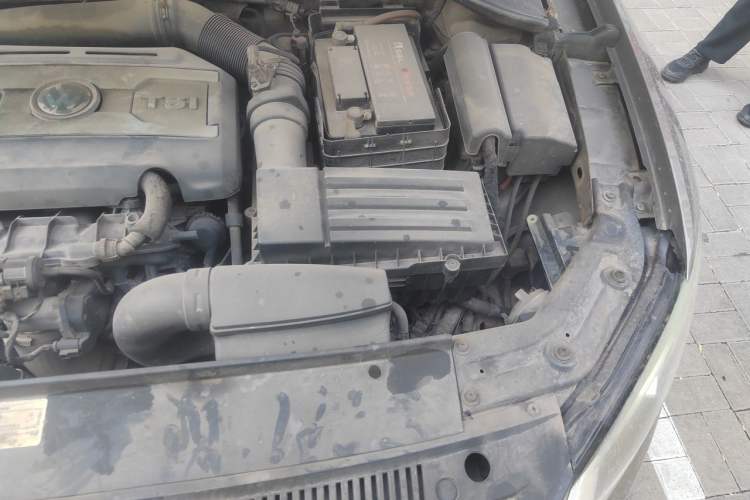 Used Volkswagen Passat 2011 1.8TSI Automatic Prestige Edition Engine Bay Left