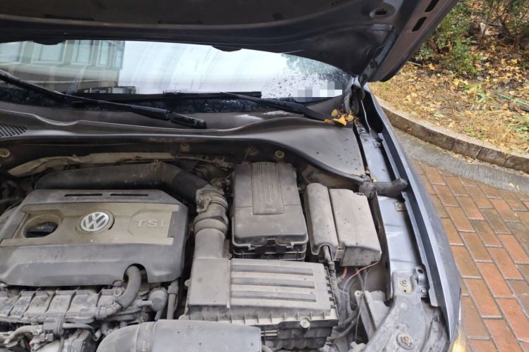 Used Volkswagen Passat 2011 1.8 TSI DSG Prestige Edition Engine Bay Left