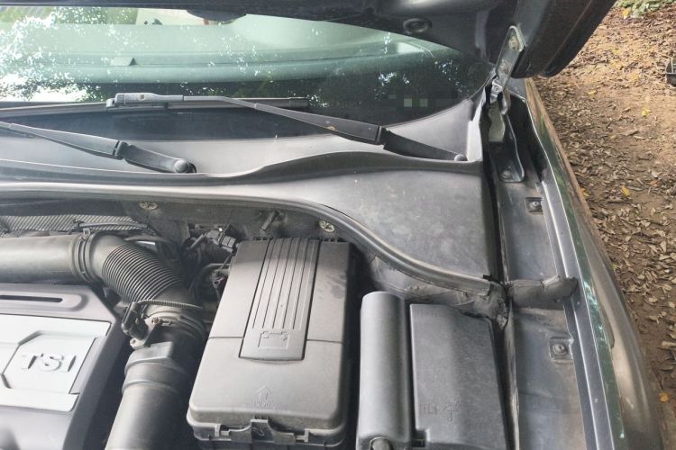 Used Volkswagen Passat 2011 1.8TSI Automatic Prestige Edition Engine Bay Left