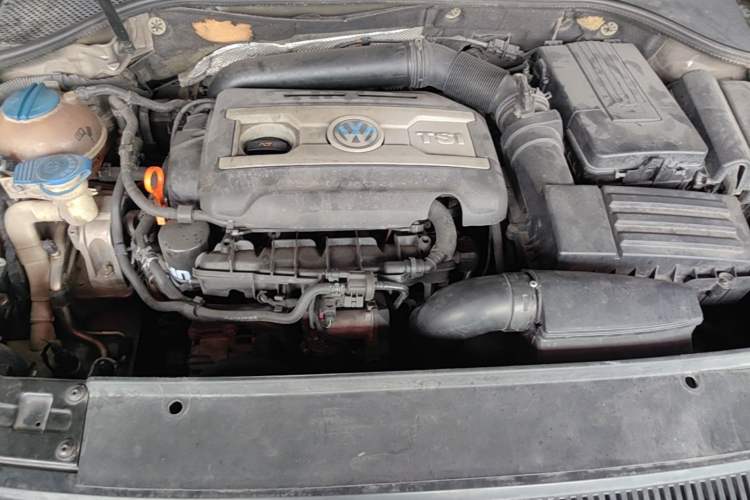 Used Volkswagen Passat 2011 1.8 TSI DSG Prestige Edition Engine Bay