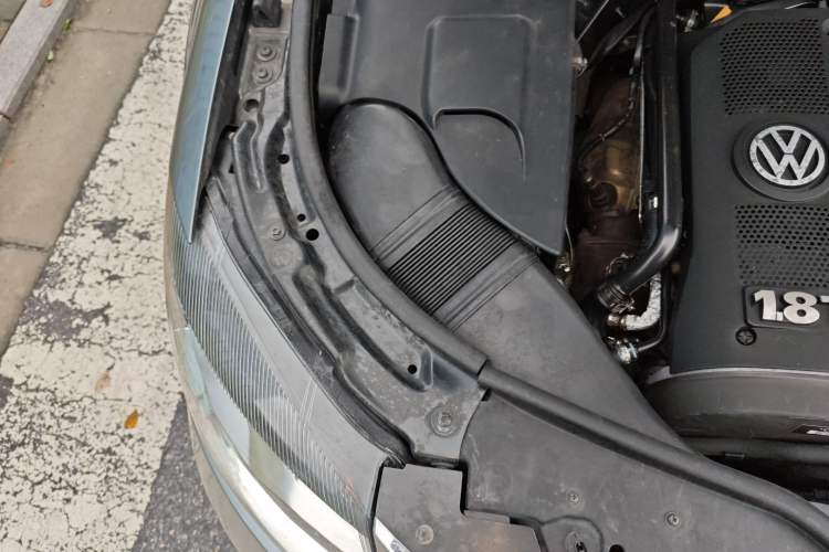 Used Volkswagen Passat 2011 1.8T Automatic Luxury Model Engine Bay Right