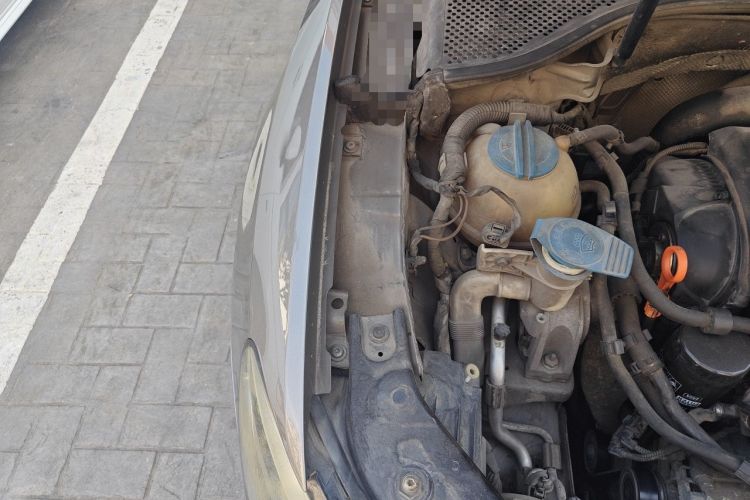 Used Volkswagen Passat 2011 1.8TSI DSG Prestige Edition Engine Bay Right