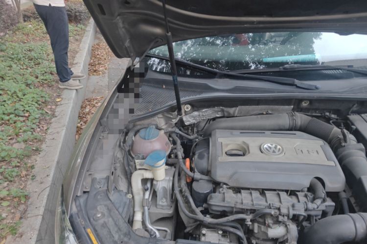 Used Volkswagen Passat 2011 1.8TSI DSG Prestige Edition Engine Bay Right