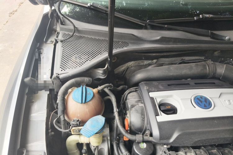 Used Volkswagen Passat 2011 1.8TSI Automatic Prestige Edition Engine Bay Right