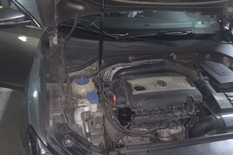 Used Volkswagen Passat 2011 2.0 TSI DSG Ultimate Edition Engine Bay Right