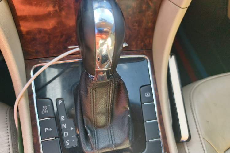 Used Volkswagen Passat 2011 1.8TSI DSG Prestige Edition Gear Lever