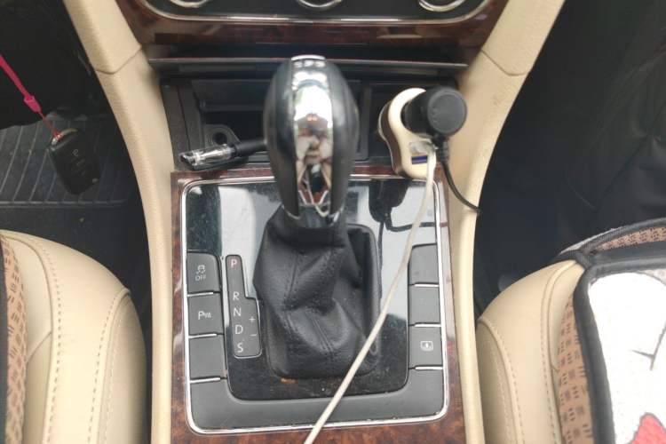 Used Volkswagen Passat 2011 1.8TSI DSG Prestige Edition Gear Lever