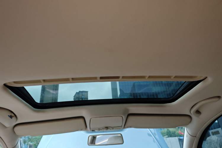 Used Volkswagen Passat 2011 1.8T Automatic Luxury Model Headliner