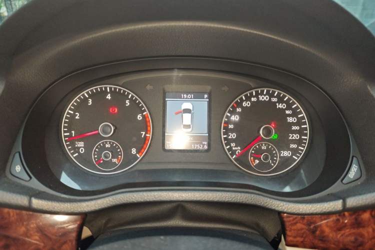 Used Volkswagen Passat 2011 1.8TSI DSG Prestige Edition Instrument Cluster