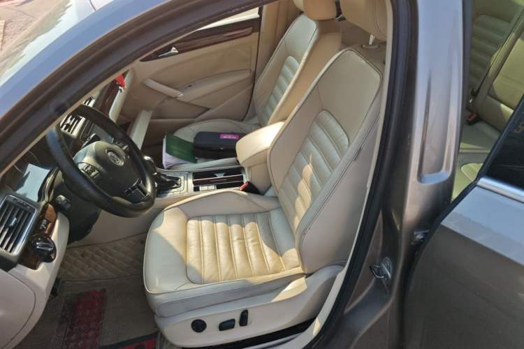 Used Volkswagen Passat 2011 1.8 TSI DSG Ultimate Edition Left Front Seat