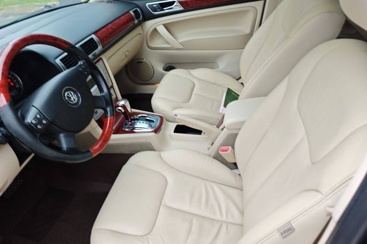Used Volkswagen Passat 2011 1.8T Automatic Luxury Model Left Front Seat