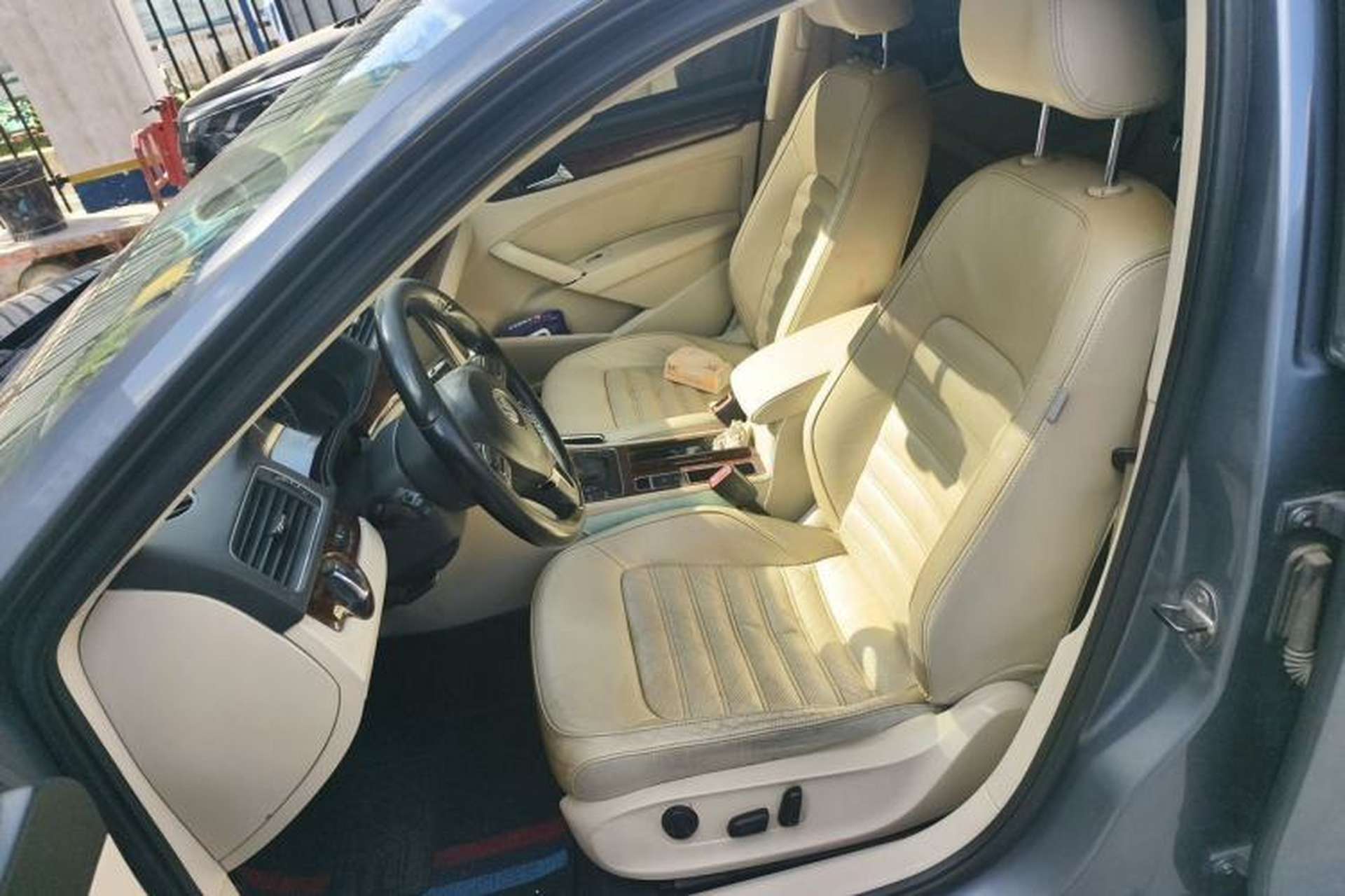 Used Volkswagen Passat 2011 1.8TSI DSG Prestige Edition Left Front Seat