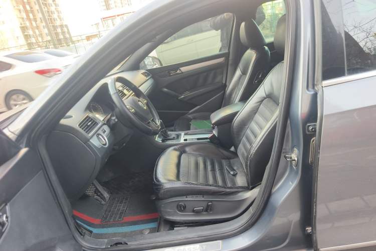 Used Volkswagen Passat 2011 2.0 TSI DSG Ultimate Edition Left Front Seat