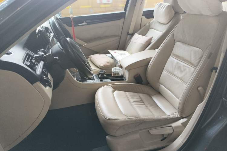 Used Volkswagen Passat 2011 1.8TSI Automatic Prestige Edition Left Front Seat