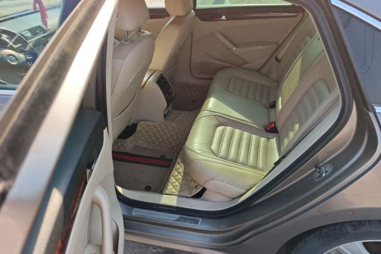 Used Volkswagen Passat 2011 1.8 TSI DSG Ultimate Edition Left Rear Seat