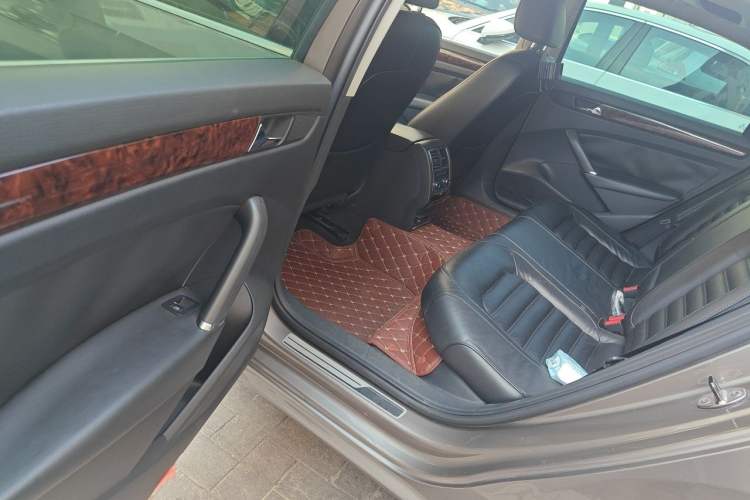 Used Volkswagen Passat 2011 1.8TSI DSG Prestige Edition Left Rear Seat